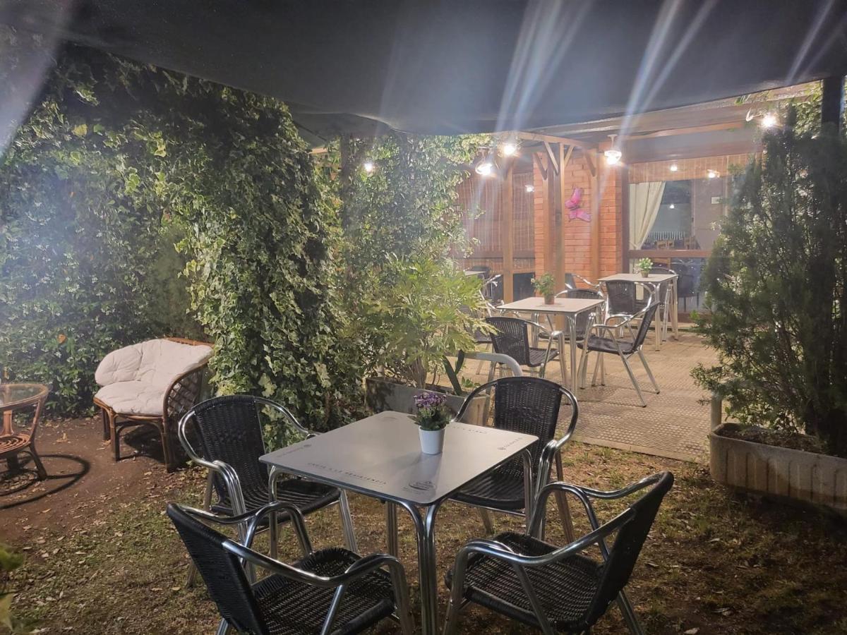 Alberg Restaurant Bellavista Santa Pau Exterior photo